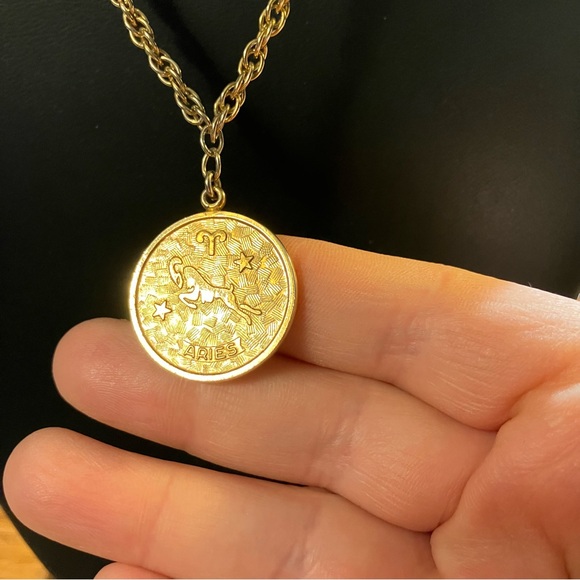 Vintage Sarah Coventry Aries Zodiac Pendant Necklace Gold Tone Ram 20” - Picture 1 of 4